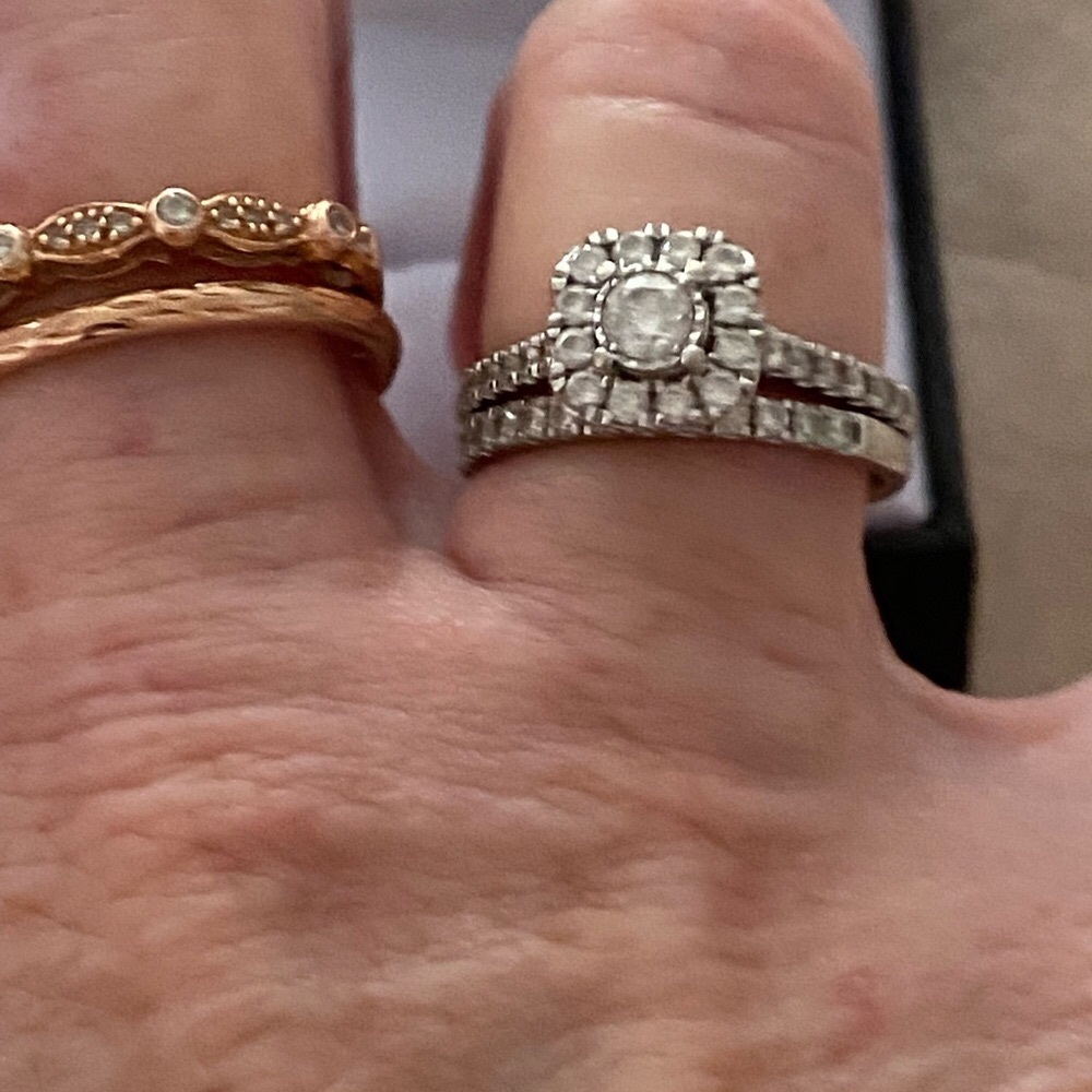 Beautiful Halo Diamond Wedding SET - Picture 4 of 13